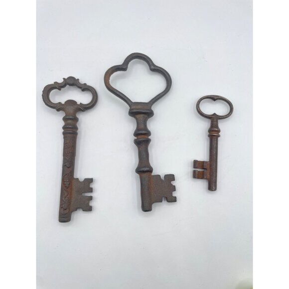 3 Skeleton Keys Cast Iron - Picture 1 of 11
